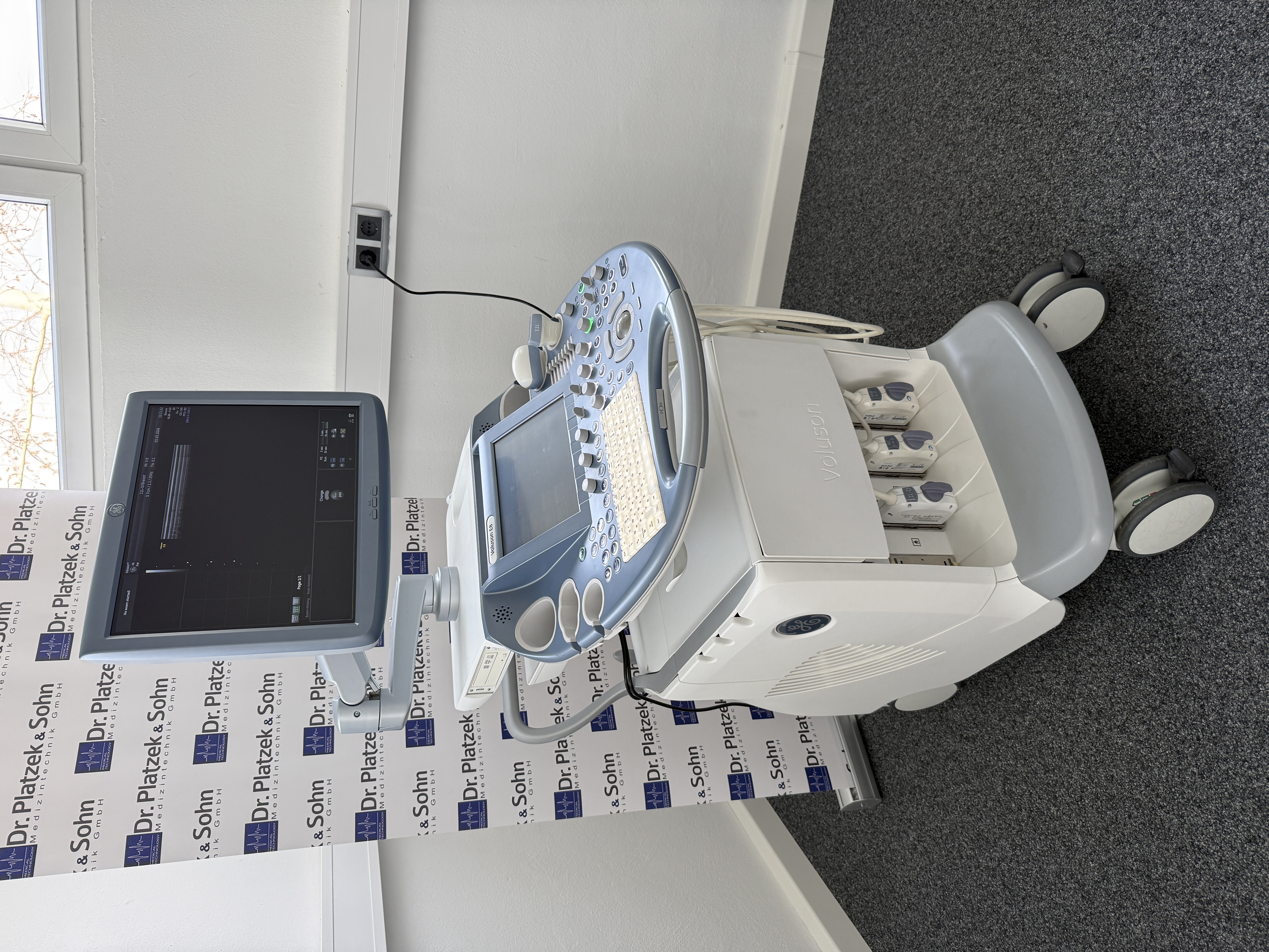 GE Voluson E8 ultrasound system gynecology - Image 6