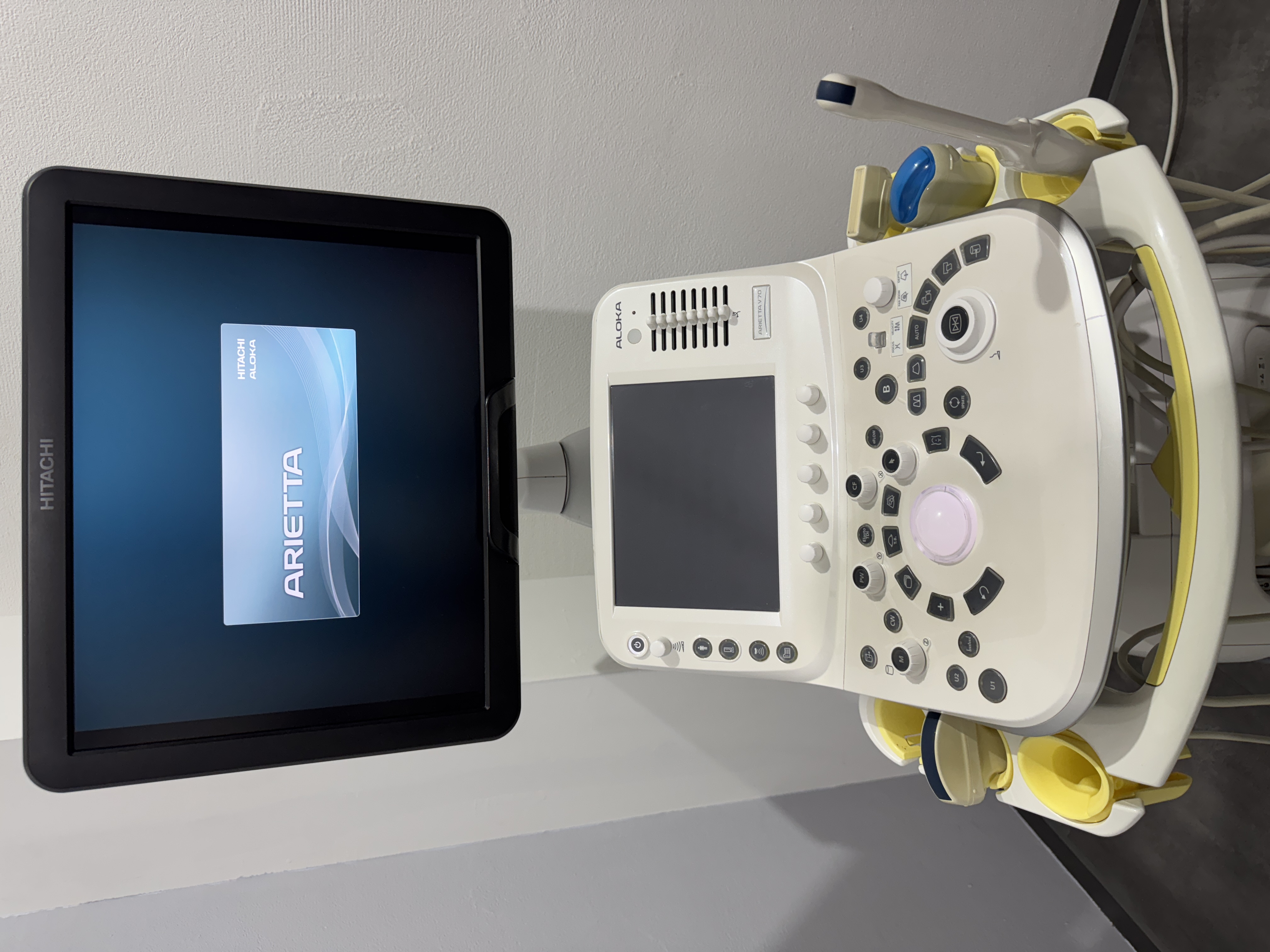 Hitachi Canon Arietta V70 Ultraschallgerät Gynäkologie – Bild 2